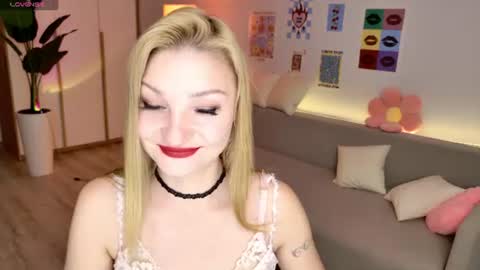 vienna_lioren online show from July 6, 2:25 pm