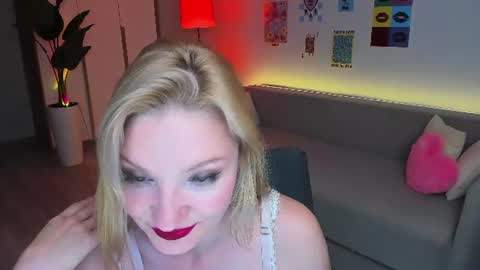 vienna_lioren online show from July 2, 5:51 pm