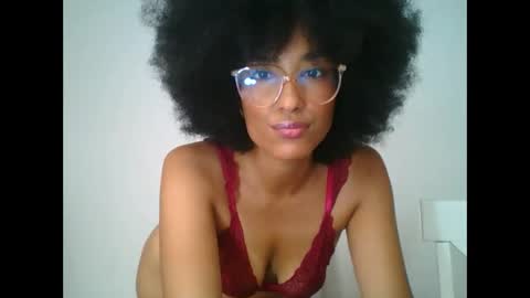 viiolettaaa online show from April 15, 9:37 pm