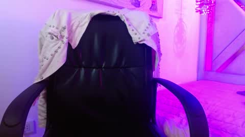 viioleta online show from May 25, 12:22 pm