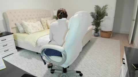 Ukrainian-woman online show from April 3, 1:51 pm