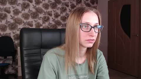 Snapshot of vikaericka chatting on February 2, 2:48 am Vika online show from February 2, 2:48 am