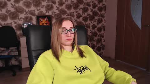 Snapshot of vikaericka chatting on February 9, 11:25 am Vika online show from February 9, 11:25 am