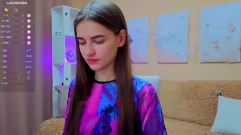 vikiberry online show from November 23, 11:30 am