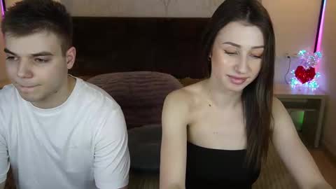 Snapshot of vikki_and_george chatting on October 6, 9:21 pm vikki and george online show from October 6, 9:21 pm