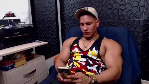 Snapshot of viktorherrera chatting on March 1, 4:11 pm Viktor Herrera online show from March 1, 4:11 pm