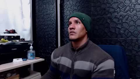 Snapshot of viktorherrera chatting on February 12, 12:16 am Viktor Herrera online show from February 12, 12:16 am