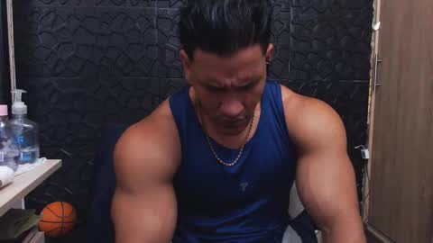 Snapshot of viktorherrera chatting on October 19, 8:46 pm Viktor Herrera online show from October 19, 8:46 pm