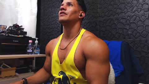 Snapshot of viktorherrera chatting on September 10, 6:20 pm Viktor Herrera online show from September 10, 6:20 pm