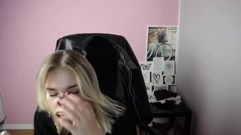 viktoria_lovely online show from October 15, 8:59 am