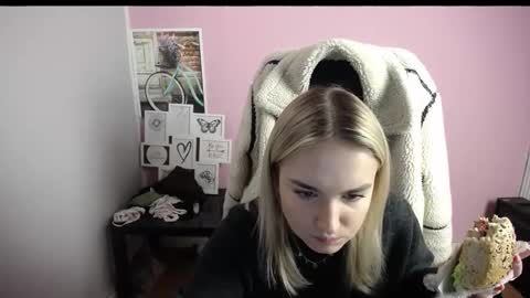 viktoria_lovely online show from January 7, 9:25 am