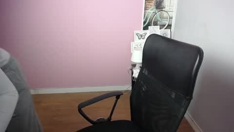 viktoria_lovely online show from December 20, 5:25 am