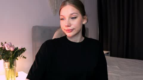 Villanelle online show from April 4, 9:00 pm