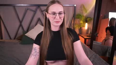  Vi  online show from May 3, 12:22 pm