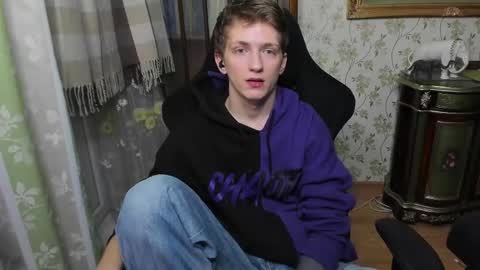 Snapshot of vince__dice chatting on February 21, 12:16 am Dimoooooon online show from February 21, 12:16 am