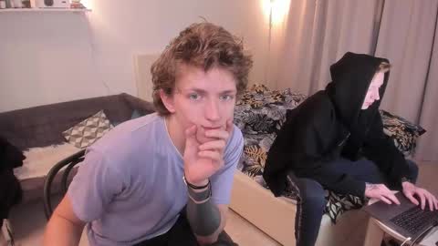 Snapshot of vince__dice chatting on October 19, 9:41 pm Dimoooooon online show from October 19, 9:41 pm
