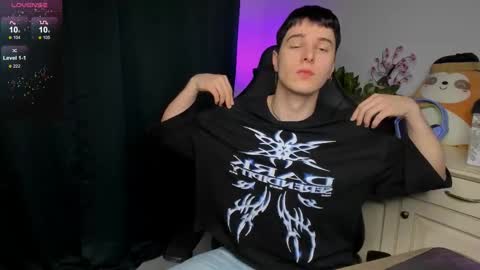 Vincent Strong online show from December 15, 8:10 am