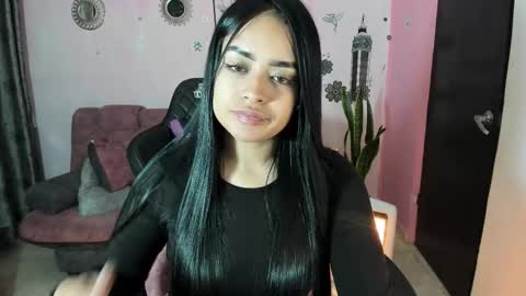 Snapshot of vio_let_ chatting on September 19, 8:51 am Daniela online show from September 19, 8:51 am