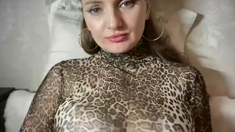 Funny  girl online show from April 14, 11:41 pm