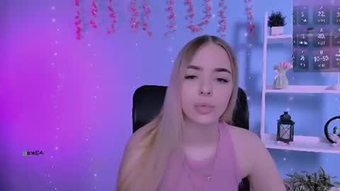 viola_sweet_ online show from June 15, 8:28 am