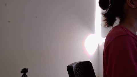 Violet online show from December 20, 6:37 pm