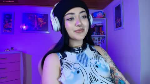 violet online show from March 31, 3:56 pm