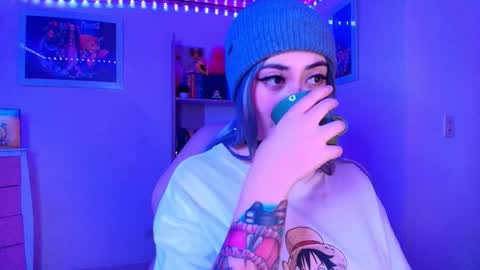 violet online show from January 15, 7:50 am