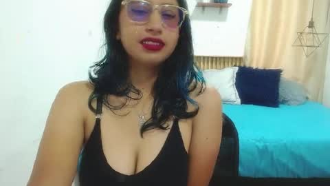 V I O L E T  online show from May 12, 2:04 pm