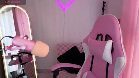 violet online show from September 22, 6:12 pm