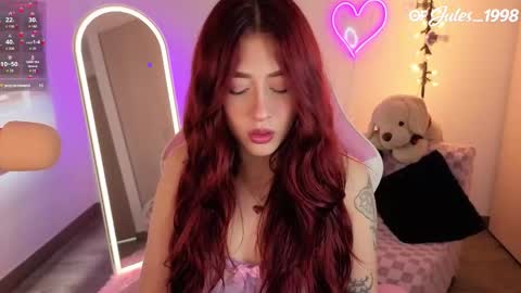 violet online show from February 20, 5:48 pm