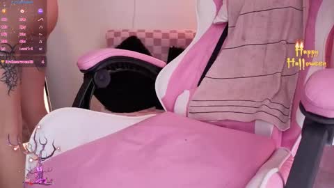 violet online show from October 8, 6:14 pm