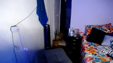 violet_hyuga online show from October 18, 2:49 am