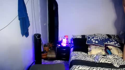 violet_hyuga online show from October 10, 2:28 am