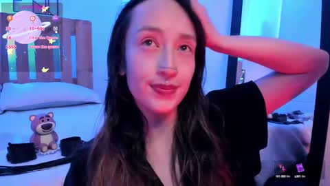 Violet Jones online show from September 15, 5:25 pm