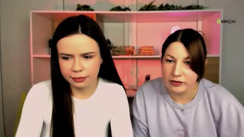 violet_moxi online show from December 3, 1:01 pm