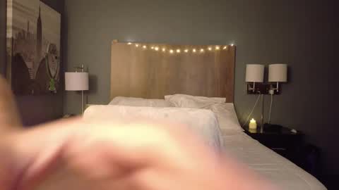 violet_winter97 online show from April 22, 8:32 am