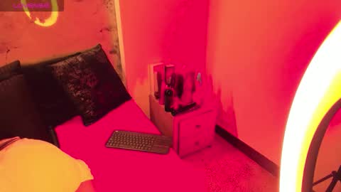 Violet  online show from December 3, 5:52 am