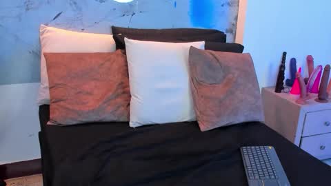 Violet  online show from October 12, 6:28 am