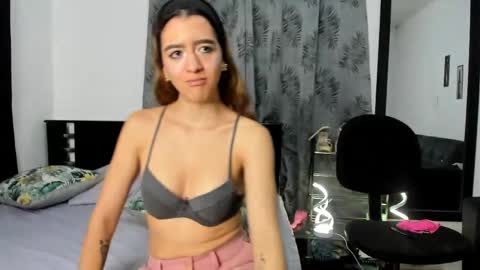 violeta_gracee online show from May 3, 1:17 pm