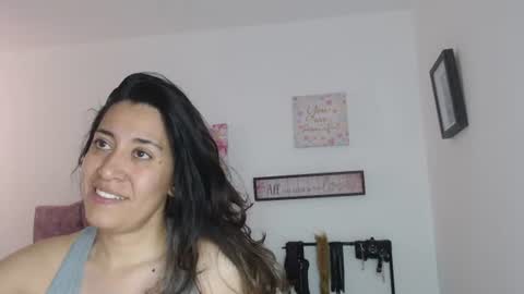 violeta_scott_ online show from June 16, 2:32 pm