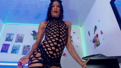 violetaconny online show from February 21, 7:00 am