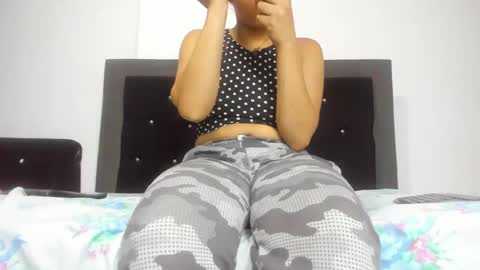 Snapshot of violetadumsper chatting on March 10, 2:50 am VioletaDums online show from March 10, 2:50 am