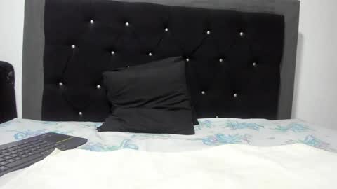 Snapshot of violetadumsper chatting on March 4, 5:53 am VioletaDums online show from March 4, 5:53 am