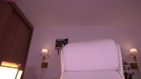 violeth___ online show from November 7, 11:45 am