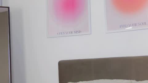 VioletSwone online show from October 4, 5:05 am