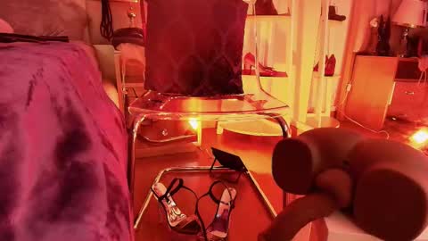 Violett  online show from November 12, 2:41 pm