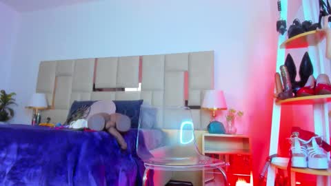 Violett  online show from November 19, 12:04 pm