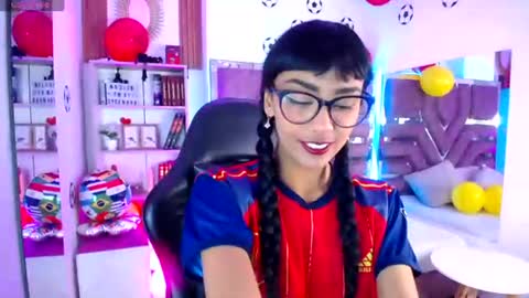 Violet online show from June 20, 11:38 am