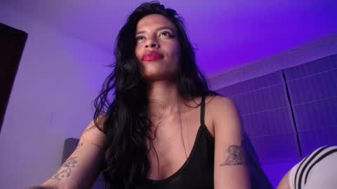 Snapshot of violett_queen122 chatting on October 23, 3:30 am violett_queen122 online show from October 23, 3:30 am
