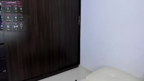 violetta_pretty online show from May 30, 7:34 pm